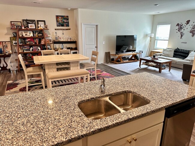 Building Photo - 1002 Rodanthe Dr