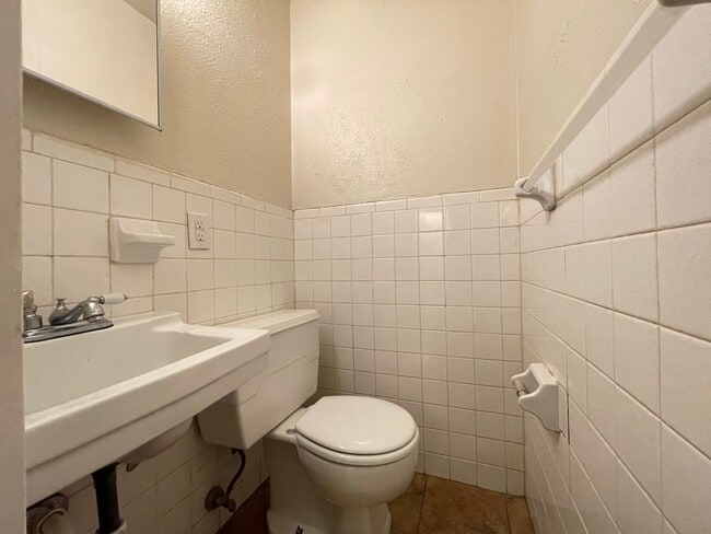 Building Photo - Affordable 2/1