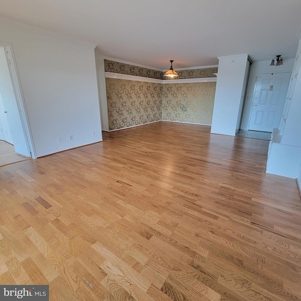 Building Photo - 5901 Mt Eagle Dr