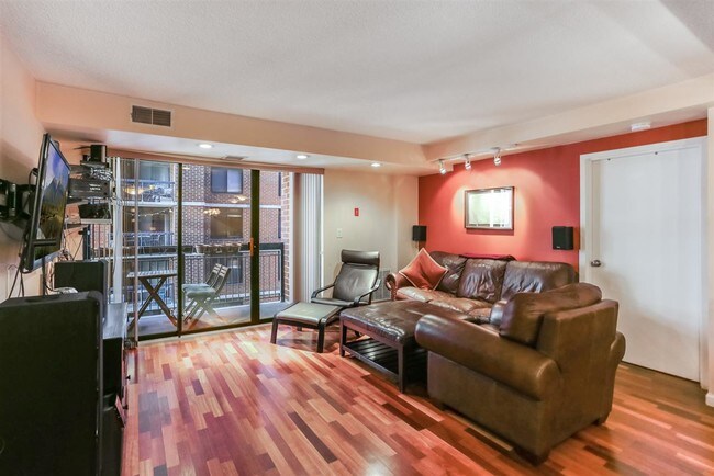 Building Photo - 759 2nd St