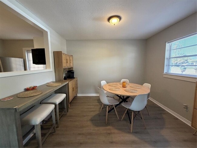 Building Photo - 1720 W Arch St