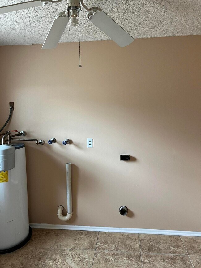 Building Photo - 3880 Essex St