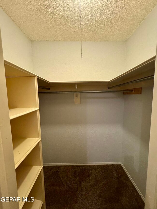 Building Photo - 6201 Escondido Dr