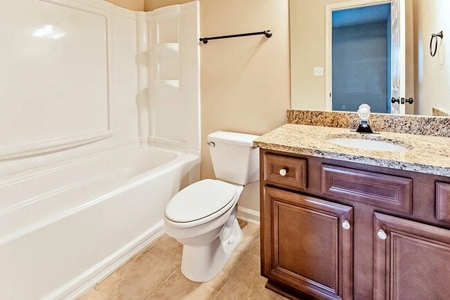 Building Photo - Magnolia Grove 226