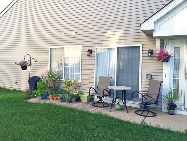 patio - 4642 Magnolia Ln