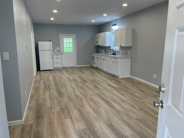 Primary Photo - 515 Cherrington St