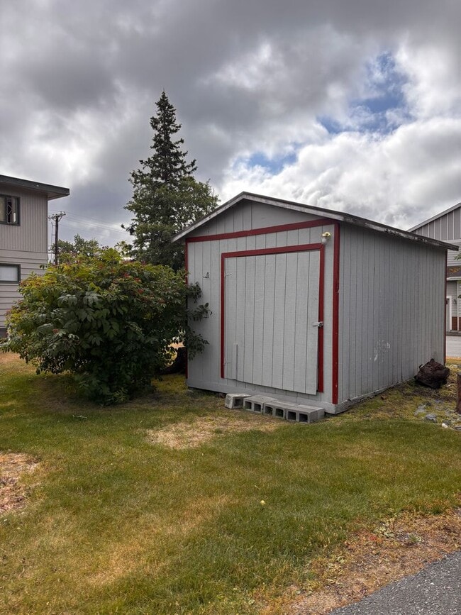 Building Photo - Turnagain 2 Bed / 1 Bath House!