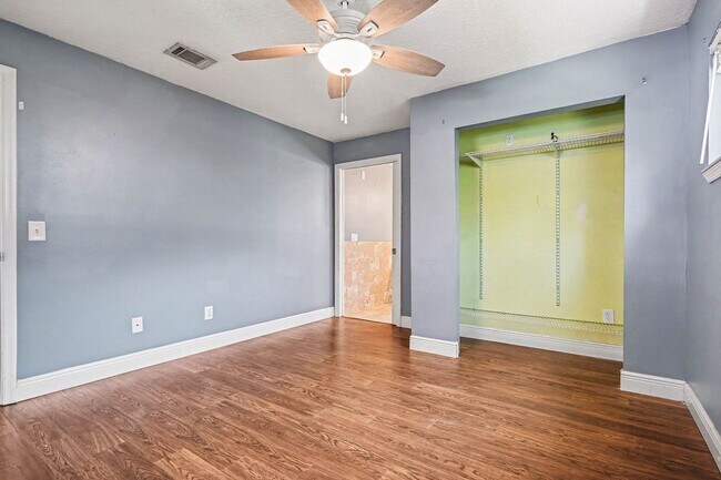 Building Photo - 512 Dijon Dr