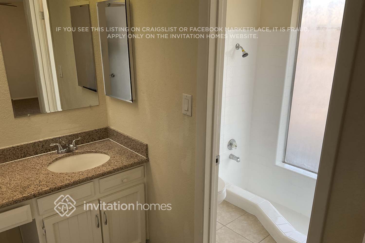 Building Photo - 726 W Laguna Azul Ave