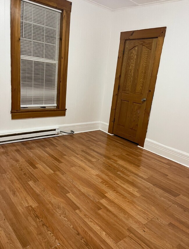 Building Photo - 115 High St