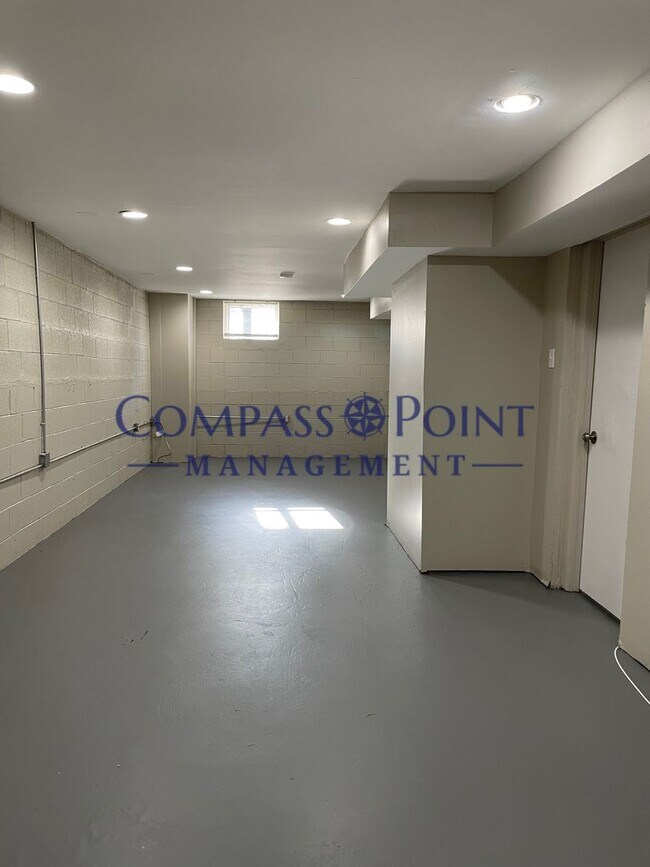 Building Photo - Newly Renovated Just For You! First Month's Rent Free!!