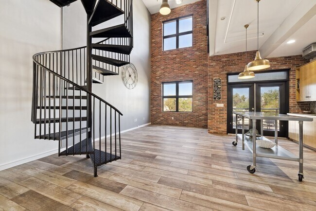 Building Photo - Condo In Artisan Lofts - Phoenix Midtown