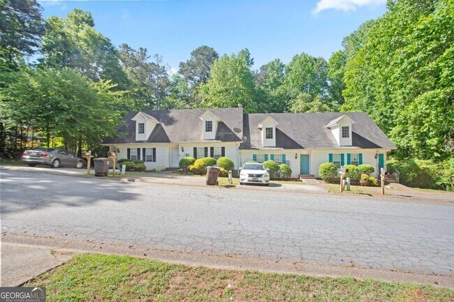 Building Photo - 6712 Lakewood Dr