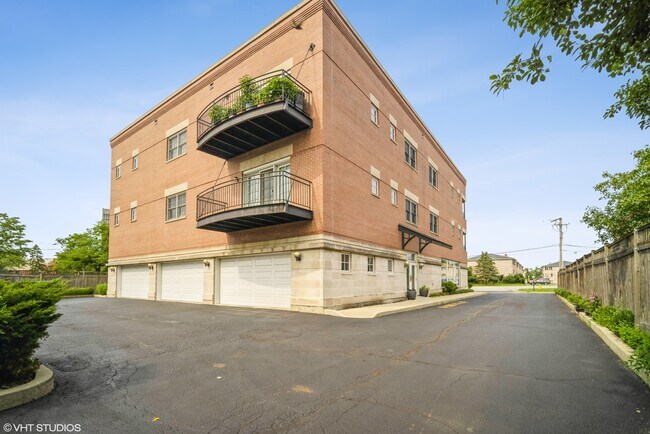 Building Photo - 755 Milwaukee Ave