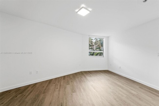 Building Photo - 1500 Bay Rd