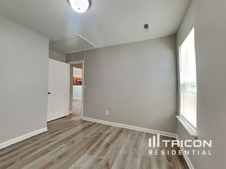 Building Photo - 1609 Brownairs Ln