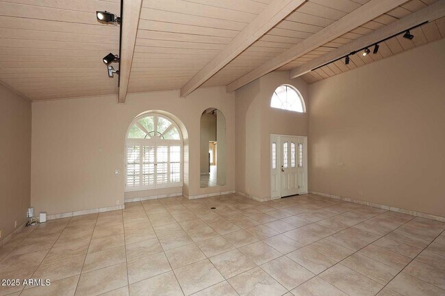 Building Photo - 9969 E Bayview Dr