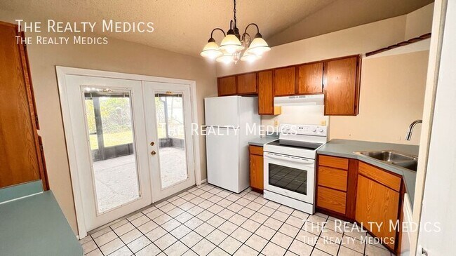 Building Photo - 3257 Dudley Dr