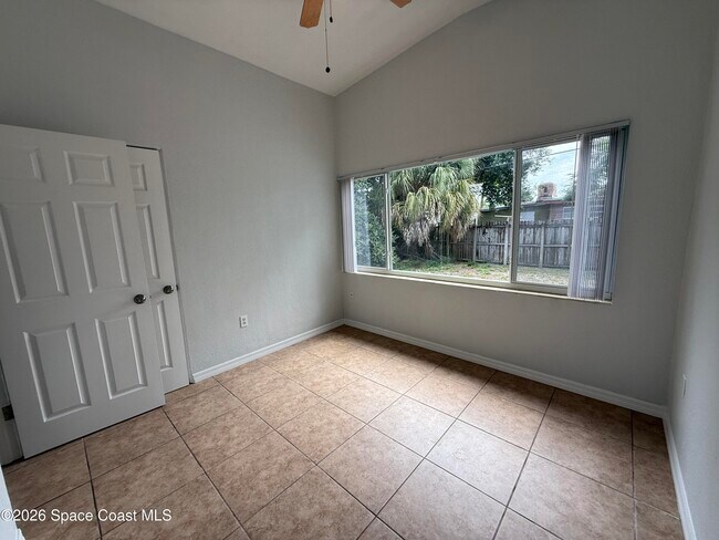 Building Photo - 420 N Fiske Blvd