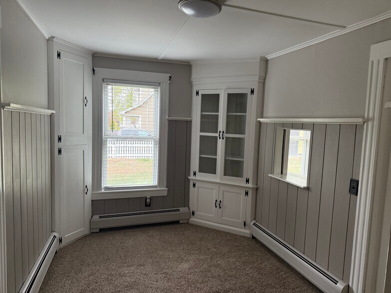 Building Photo - 71 Keeley St