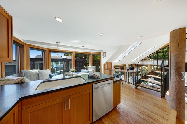 Building Photo - 3110 Portage Bay Pl E