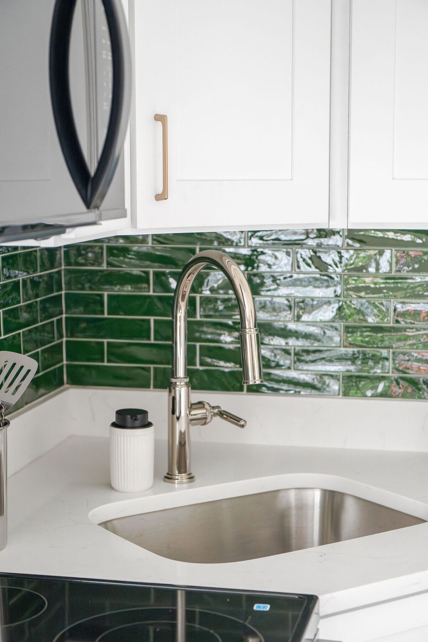 Building Photo - 113 S Henry St