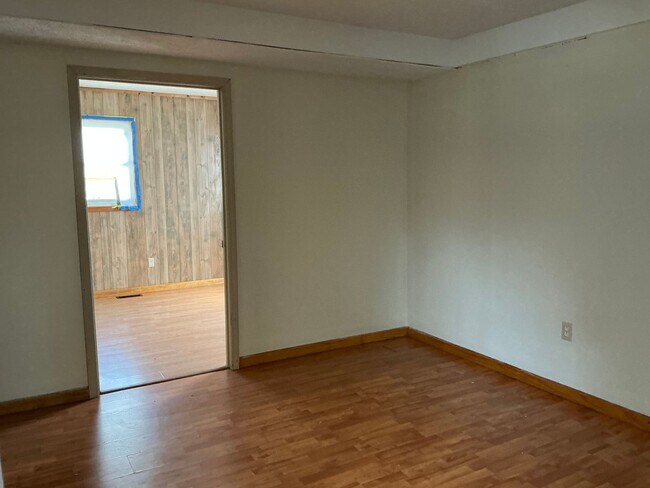 Building Photo - 131 Crescent Ln