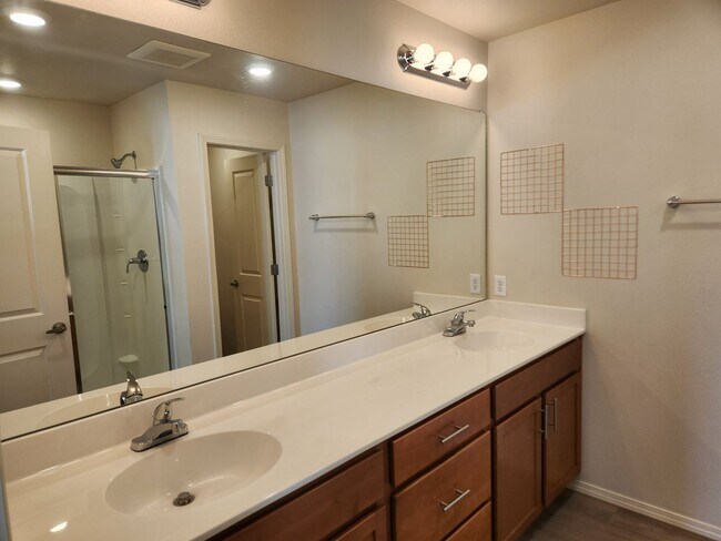 Building Photo - 1224 Tierra Verde Loop