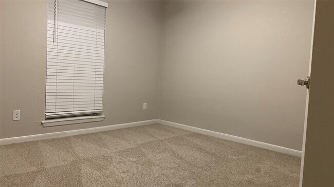 Building Photo - 7315 Brompton St