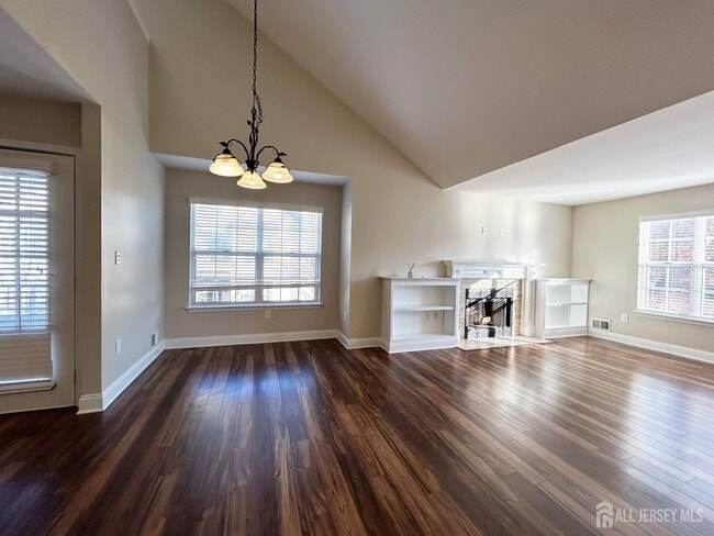 Building Photo - 3108 Vroom Dr