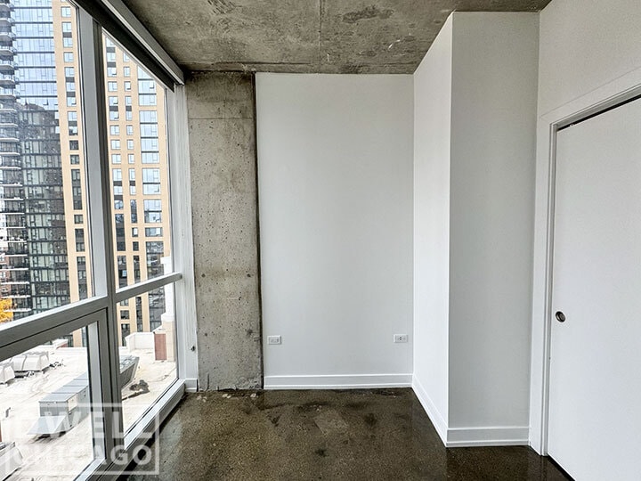 Building Photo - 102 W Chicago Ave