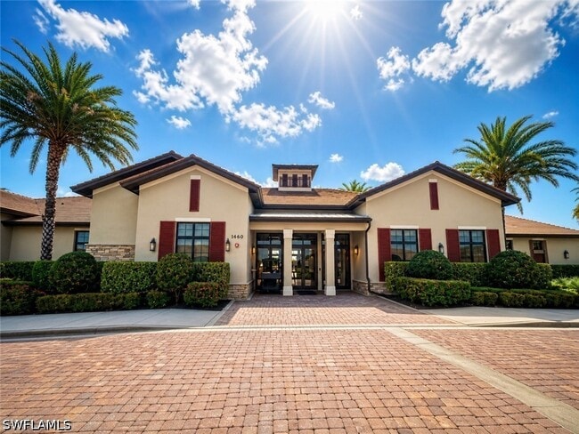 Building Photo - 1367 Artesia Dr E