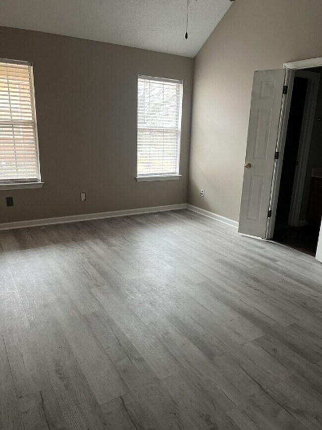Building Photo - Charming 3-Bedroom Home in Memphis – Styli...