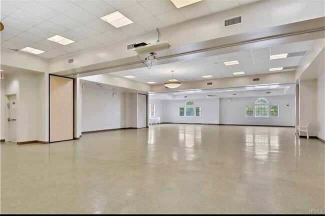 Building Photo - 103 Beacon Ln