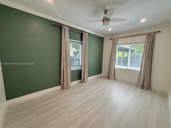 Building Photo - 761 NE 77th St