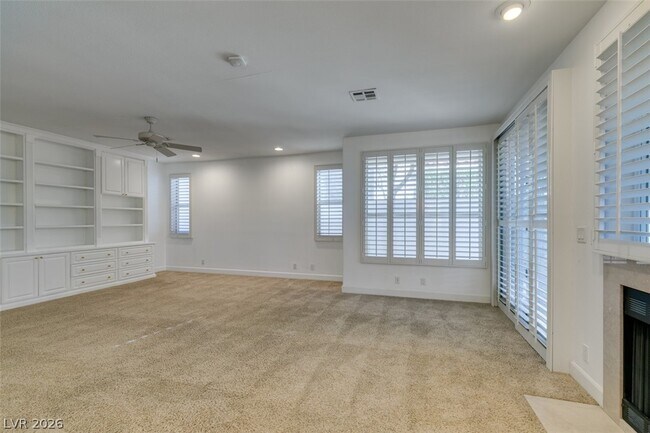 Building Photo - 174 Buena Ct