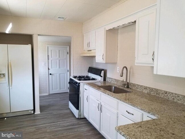 Building Photo - 3890 Glymont Crest Rd