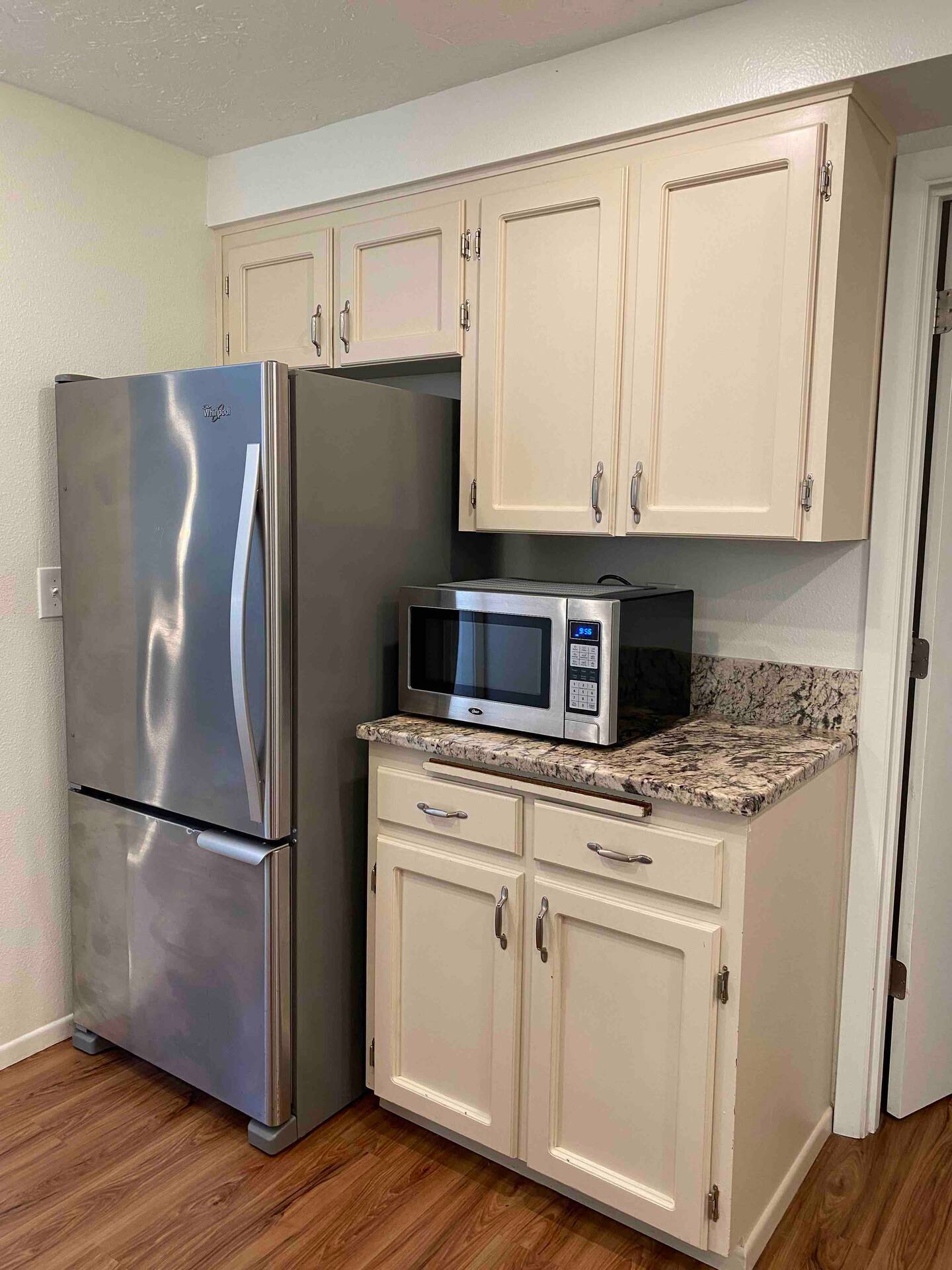 Building Photo - 4135 NW Walnut Pl