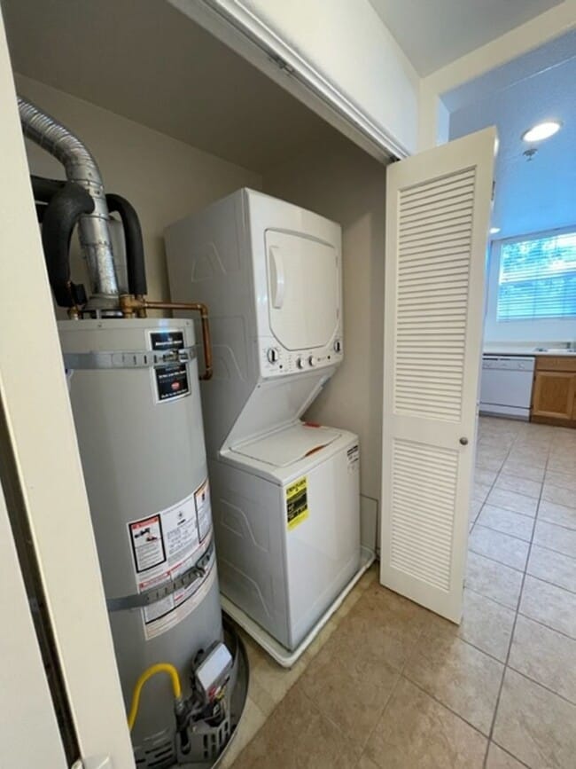 Building Photo - Otay Ranch townhome