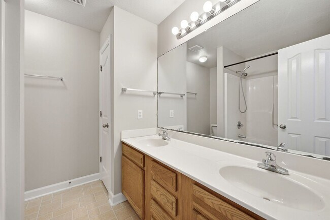 Building Photo - Carolina Forest Townhome