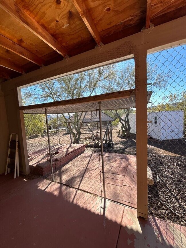 Building Photo - READY TO VIEW NOW! Adorable 3 Bed 2 Bath Home in New River NO HOA