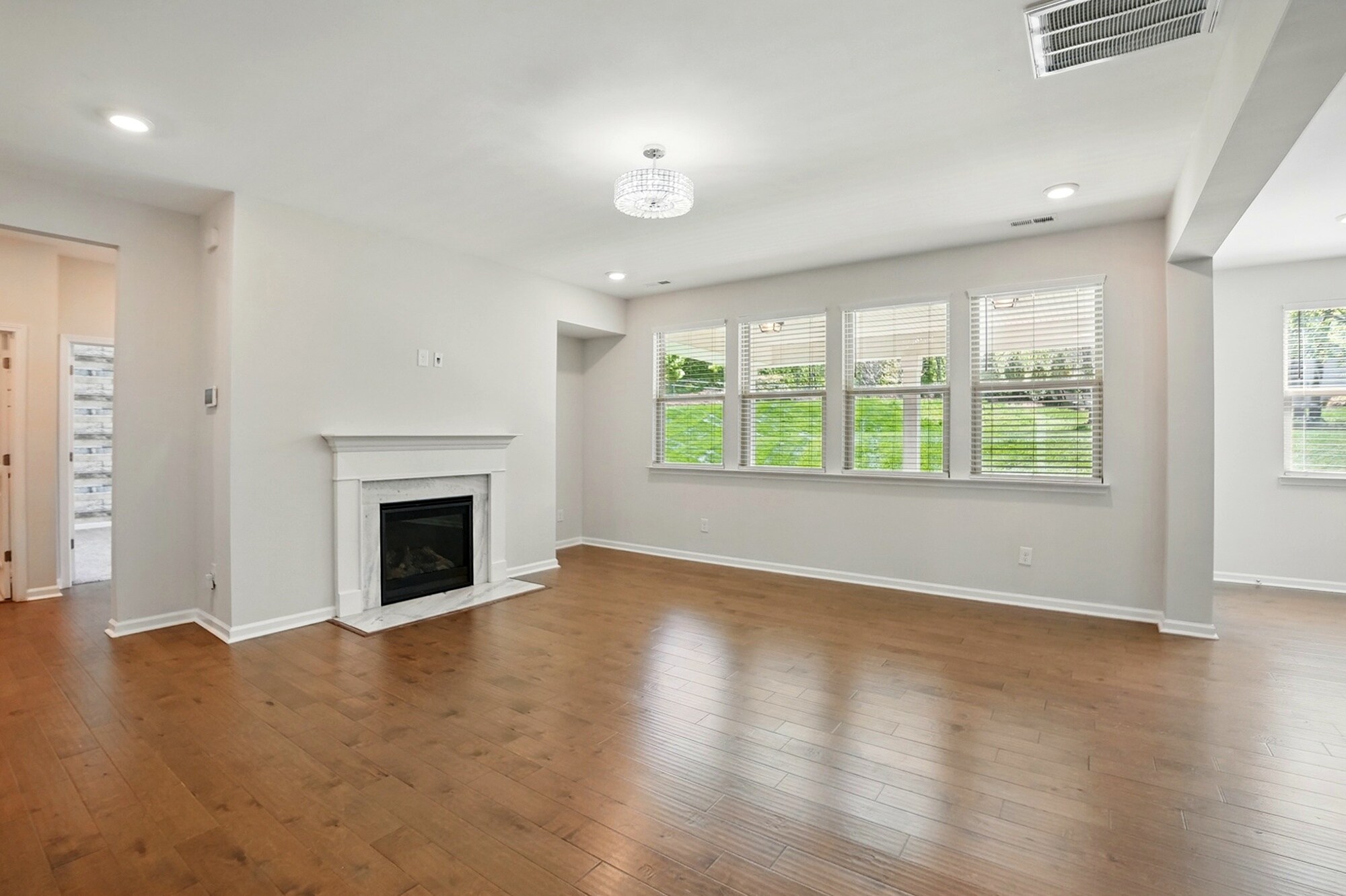 Building Photo - Room in House on Creek Bend Edge Ct