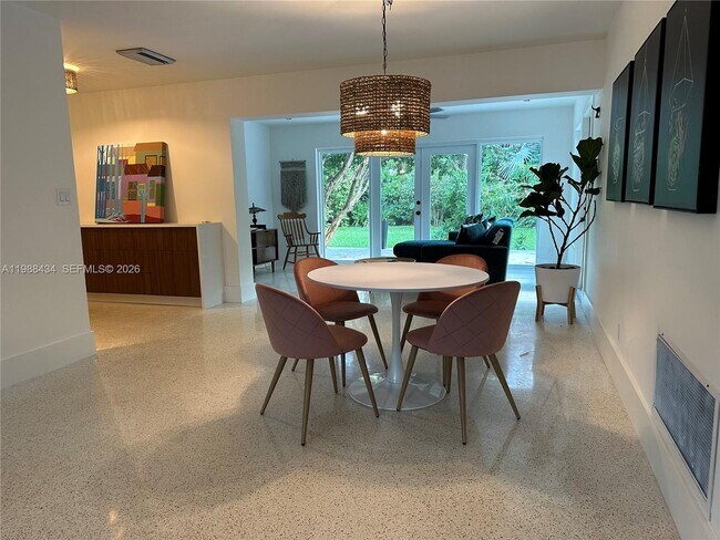 Building Photo - 1351 SW 32nd St