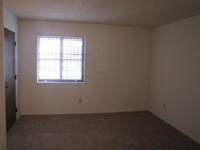 Building Photo - 6625 E Golf Links Rd