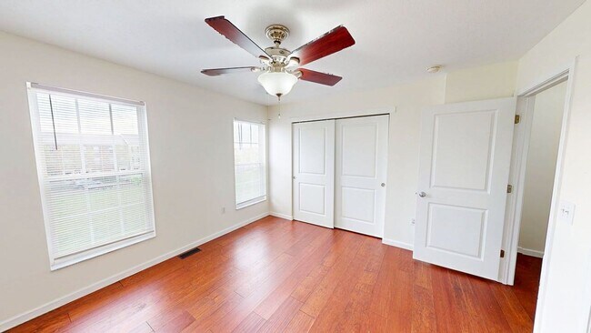 Building Photo - 5288 Royal Arch Cascade Dr