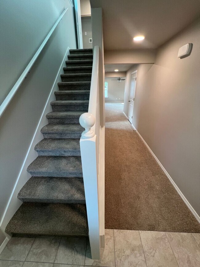 Building Photo - 3bd/2.5ba BRAND NEW Townhouse in West Vall...