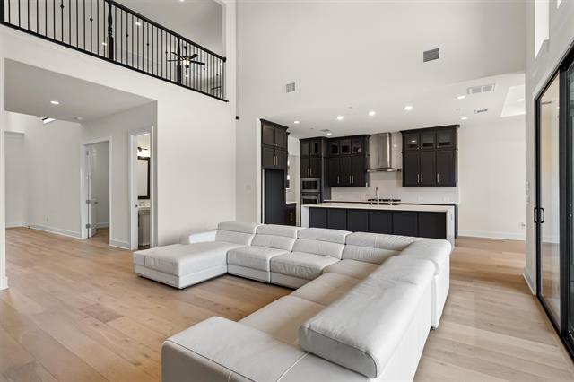 Building Photo - 1161 Rochester Pl