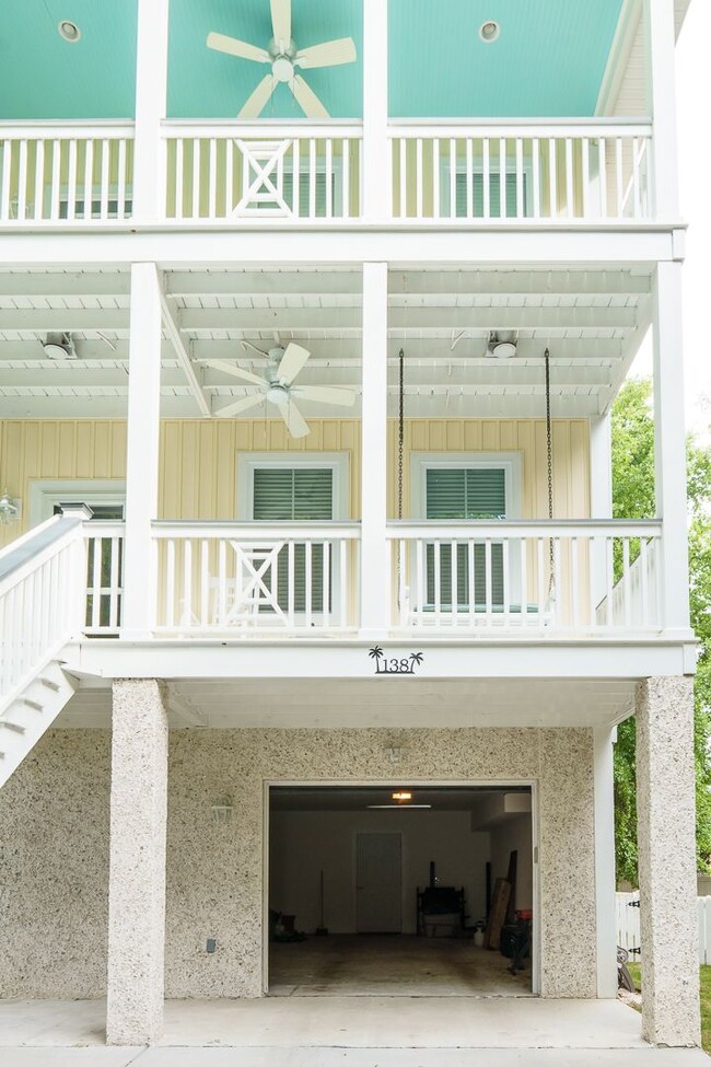 Building Photo - Four Bedroom Home on Ladies Island