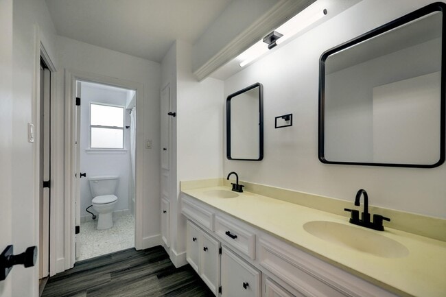 Building Photo - 5714 Spanish Oak Dr