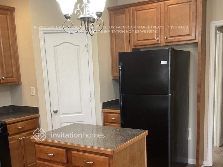 Building Photo - 200 Autumn Creek